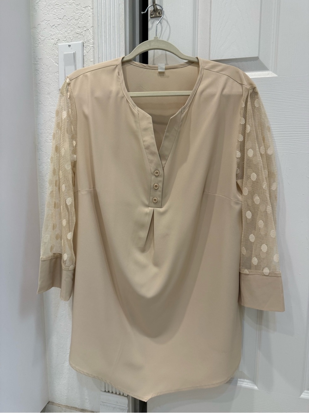 NWOT Women’s Cream Polka Dot Mesh Sleeve Blouse